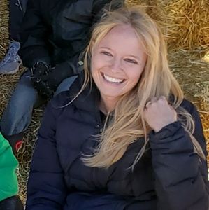 Meet your Posher, Kayla